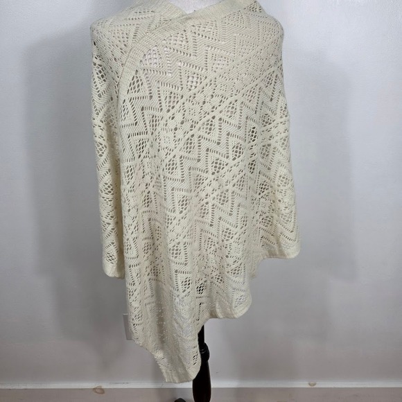 Cream Knit Crochet Open‎ Weave Poncho Boho Chic  Shawl  Opensize Asymmetrical - Picture 3 of 4